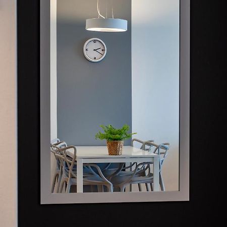 Cztery Oceany, Apartament Blisko Plazy, Grey Apartment Gdansk Bagian luar foto