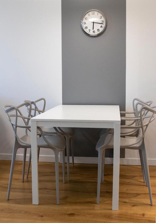 Cztery Oceany, Apartament Blisko Plazy, Grey Apartment Gdansk Bagian luar foto